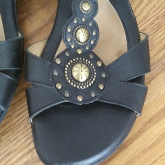 Naturalizers Sandals - Picture 3 of 7